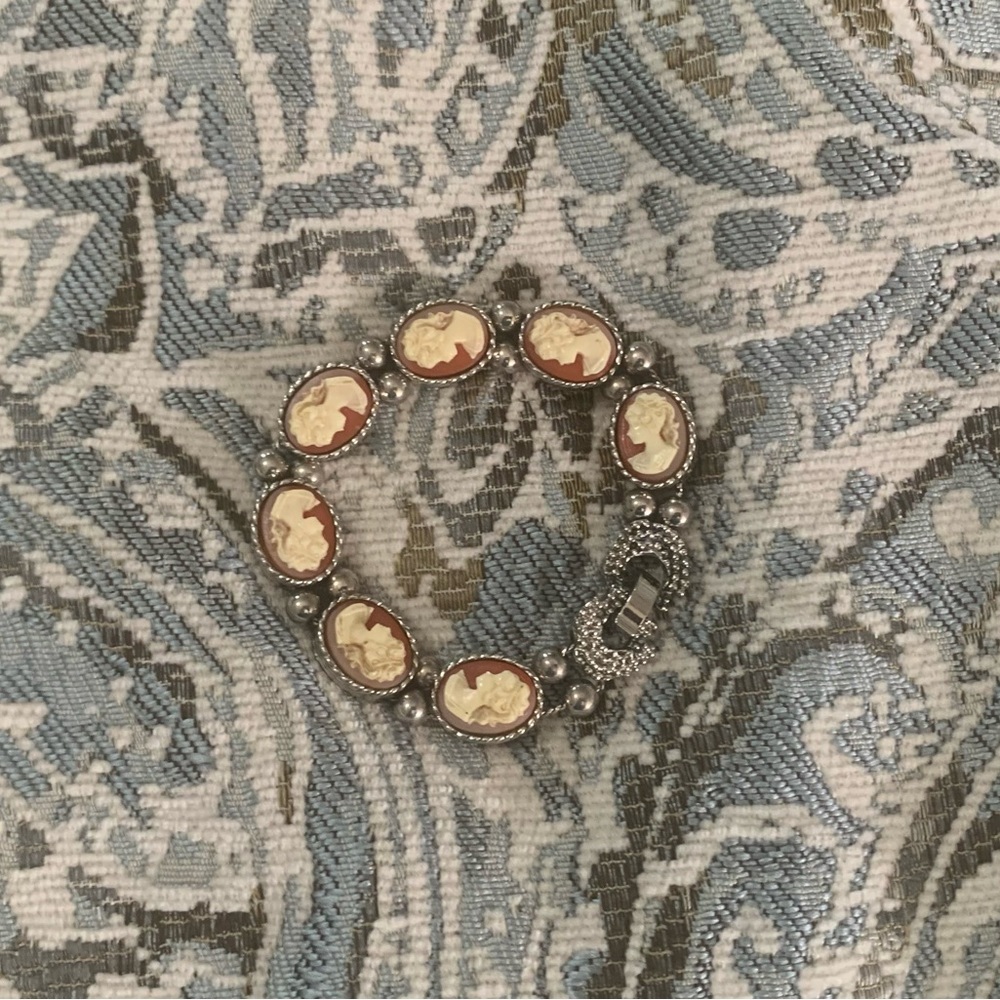 Vintage 1940’s link bracelet.
